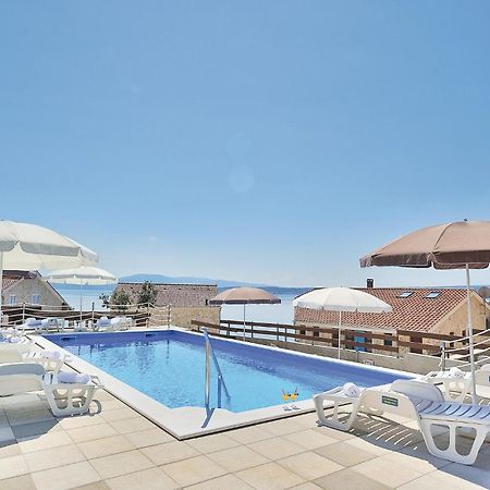 Cozy Apartment In Posedarje With House Sea View Экстерьер фото
